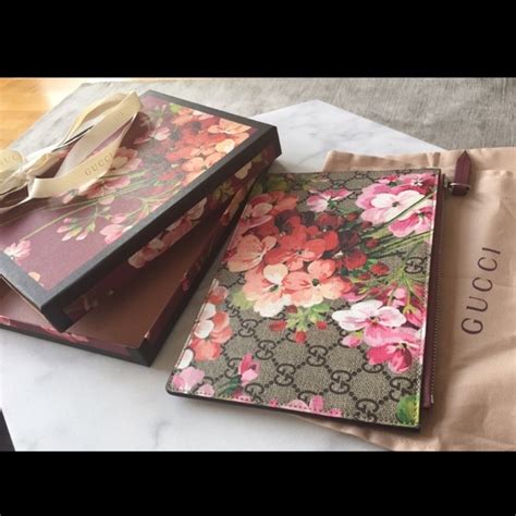 fake gucci bloom clutch|how to get gucci bags.